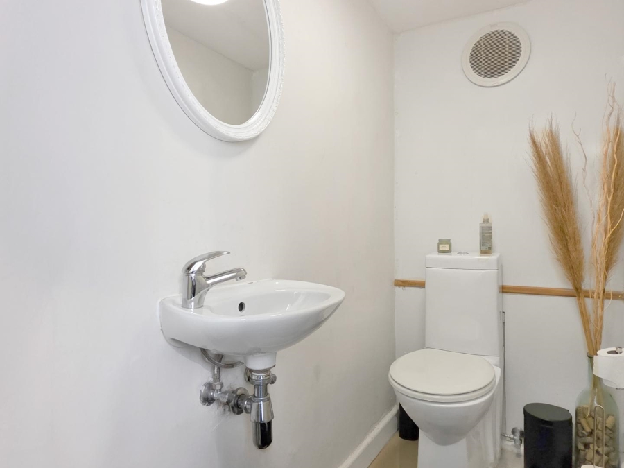 2 Bedroom Property for Sale in Sea Point Western Cape